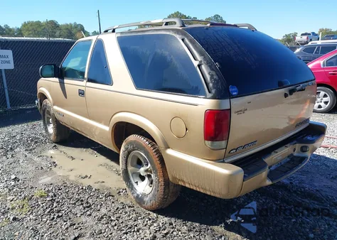 2000 Chevrolet Blazer Ls from USA, damaged, VIN 1GNCS18W9YK126628